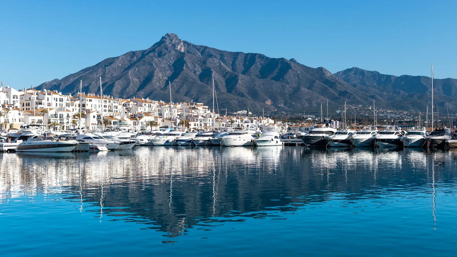E1, the first all electric boat race in Puerto Banús