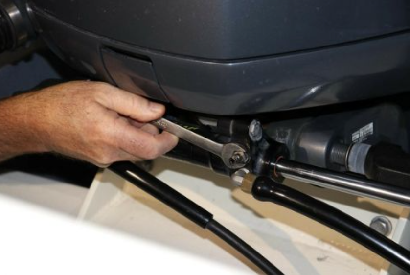 fixing hydraulic steering, hydraulic steering maintenance