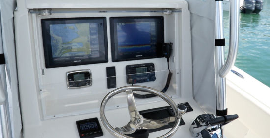 Andros Boatworks Offshore 32 helm