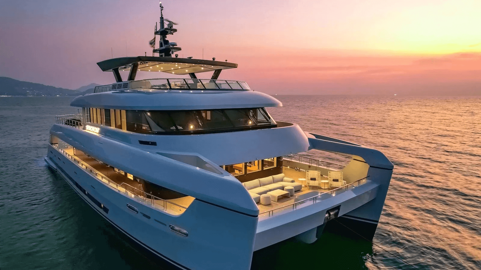 SpaceCat yacht in White Lotus