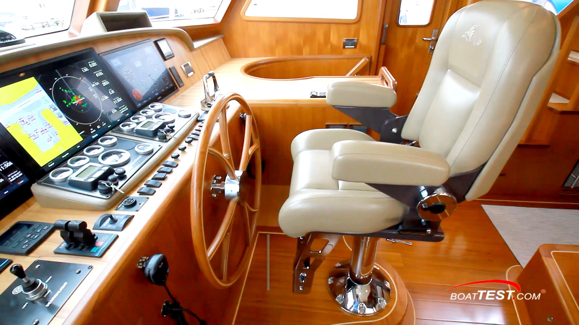 Helm seat