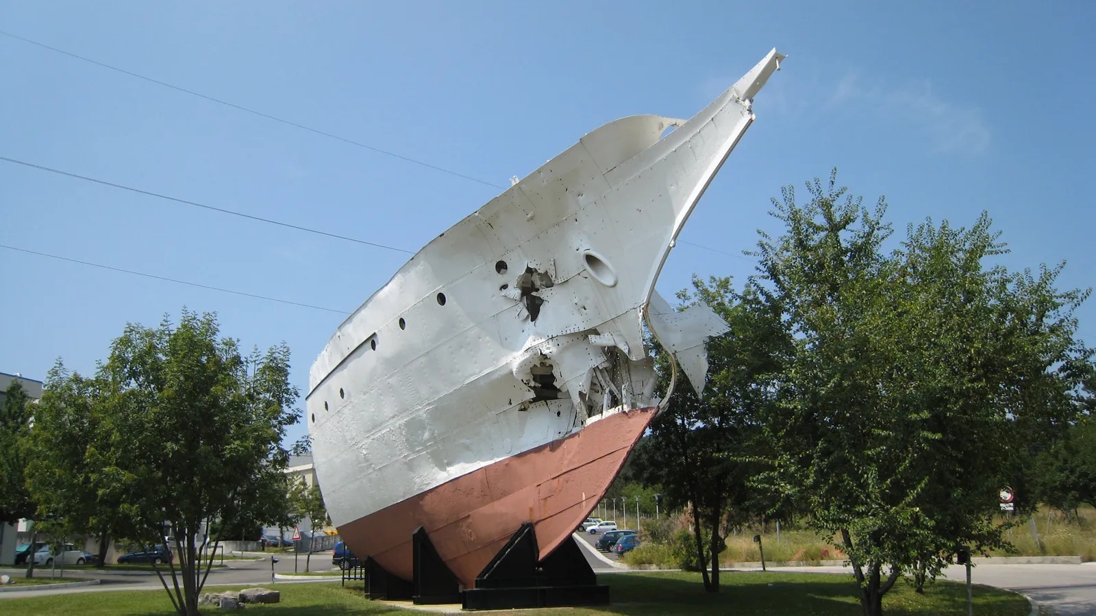 67m Elettra wrecked (attacked by fighter-bombers)