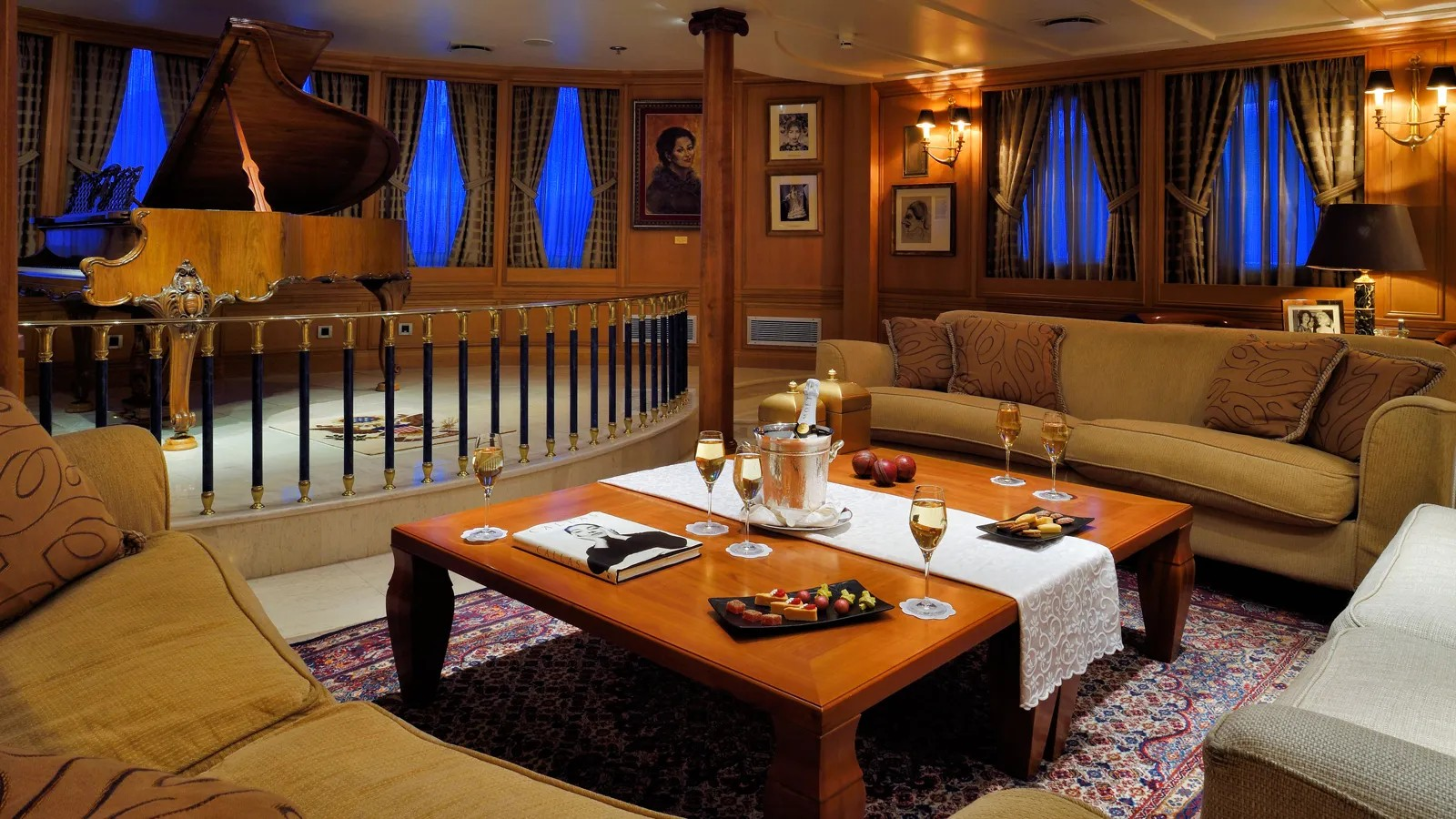 99m Iconic Hollywood Motor Yacht Christina O - interior, piano