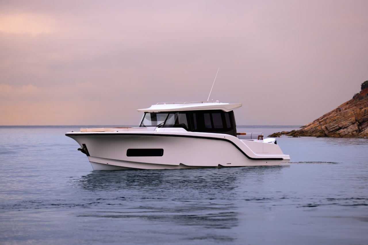 AIATA Wayfinder 38 Cabin