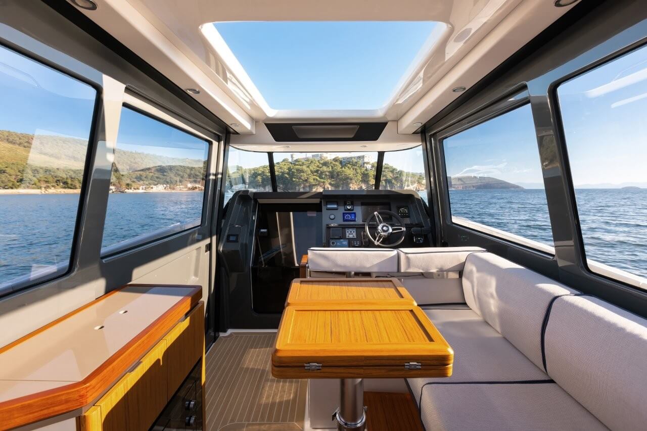 Aiata Wayfinder 38 Cabin helm area