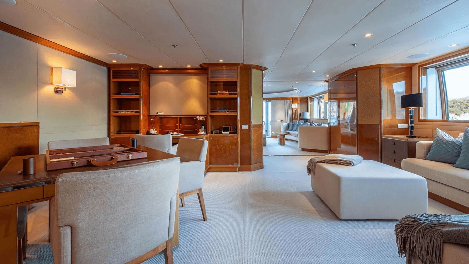 Superyacht - Alamshar living space