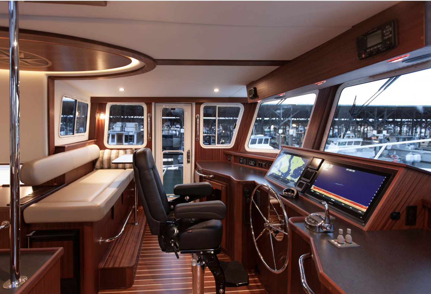 American Tug 435 salon