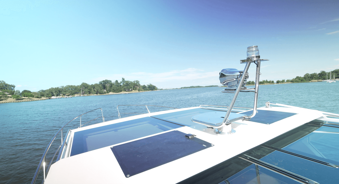 Aquador 300 HT hardtop features a pair of oversized electrically-operated skylights