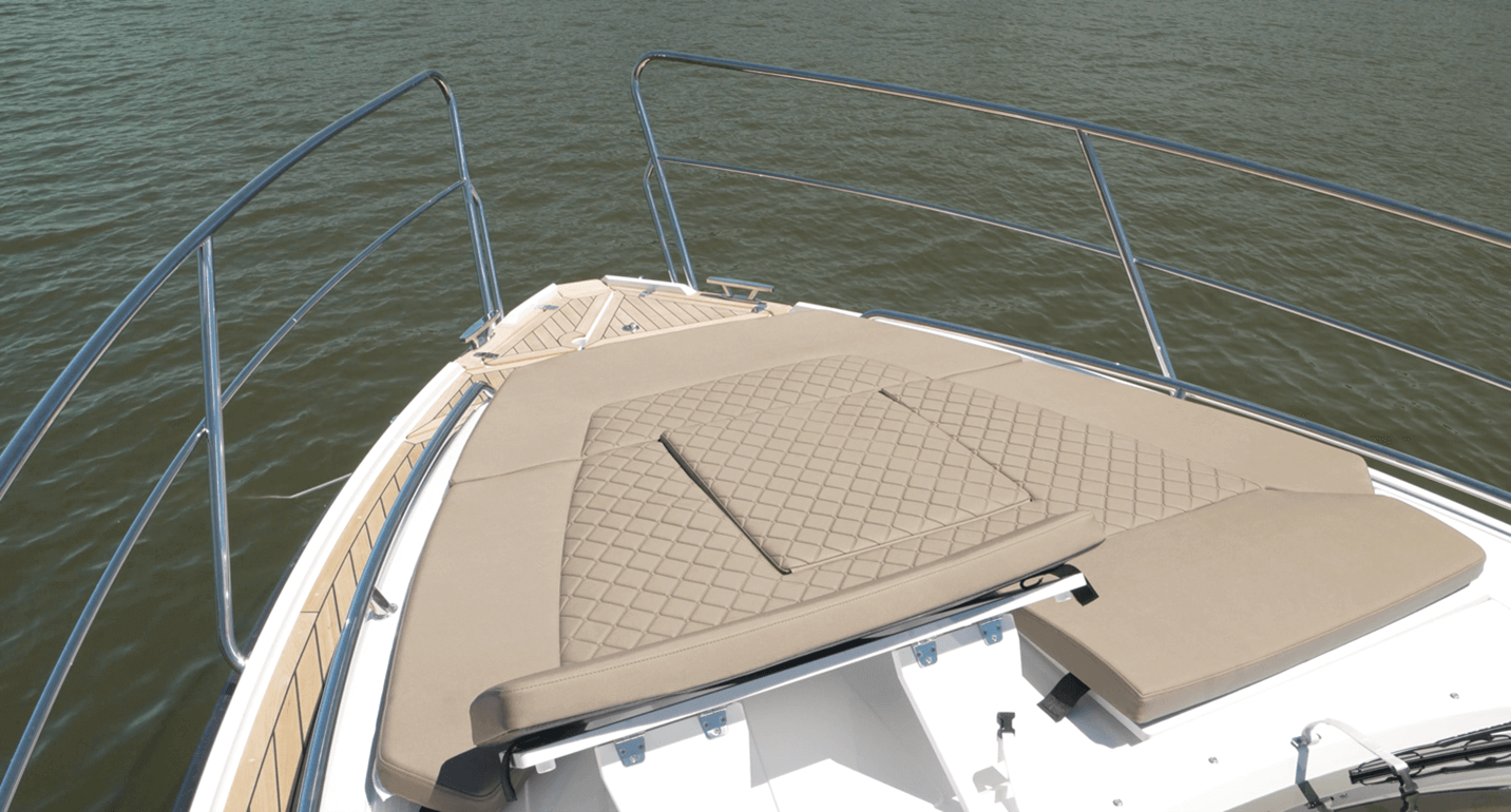 Aquador 300 HT stainless bow rails