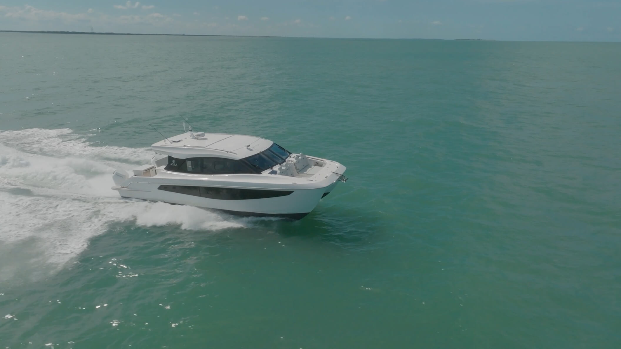 Aquila 42 Coupe Power Catamaran running