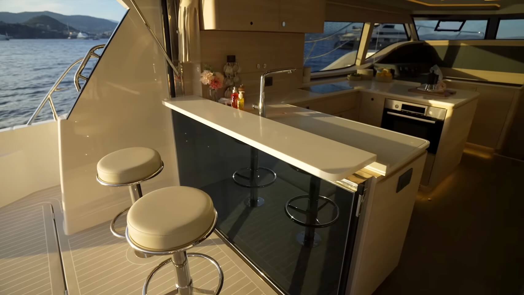 Aquila 46 Powercat aft deck salon