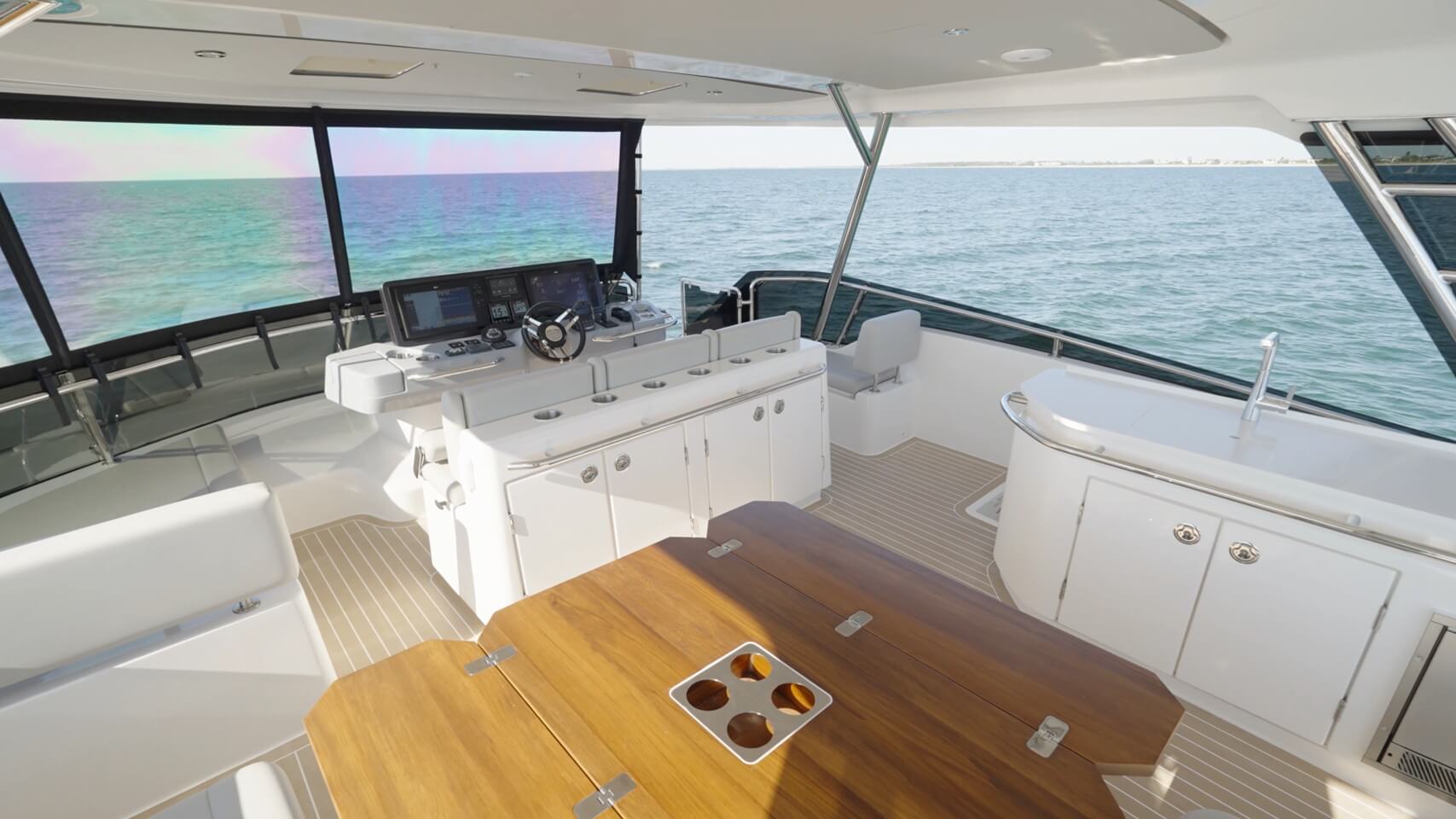 Aquila 46 Powercat bridge deck