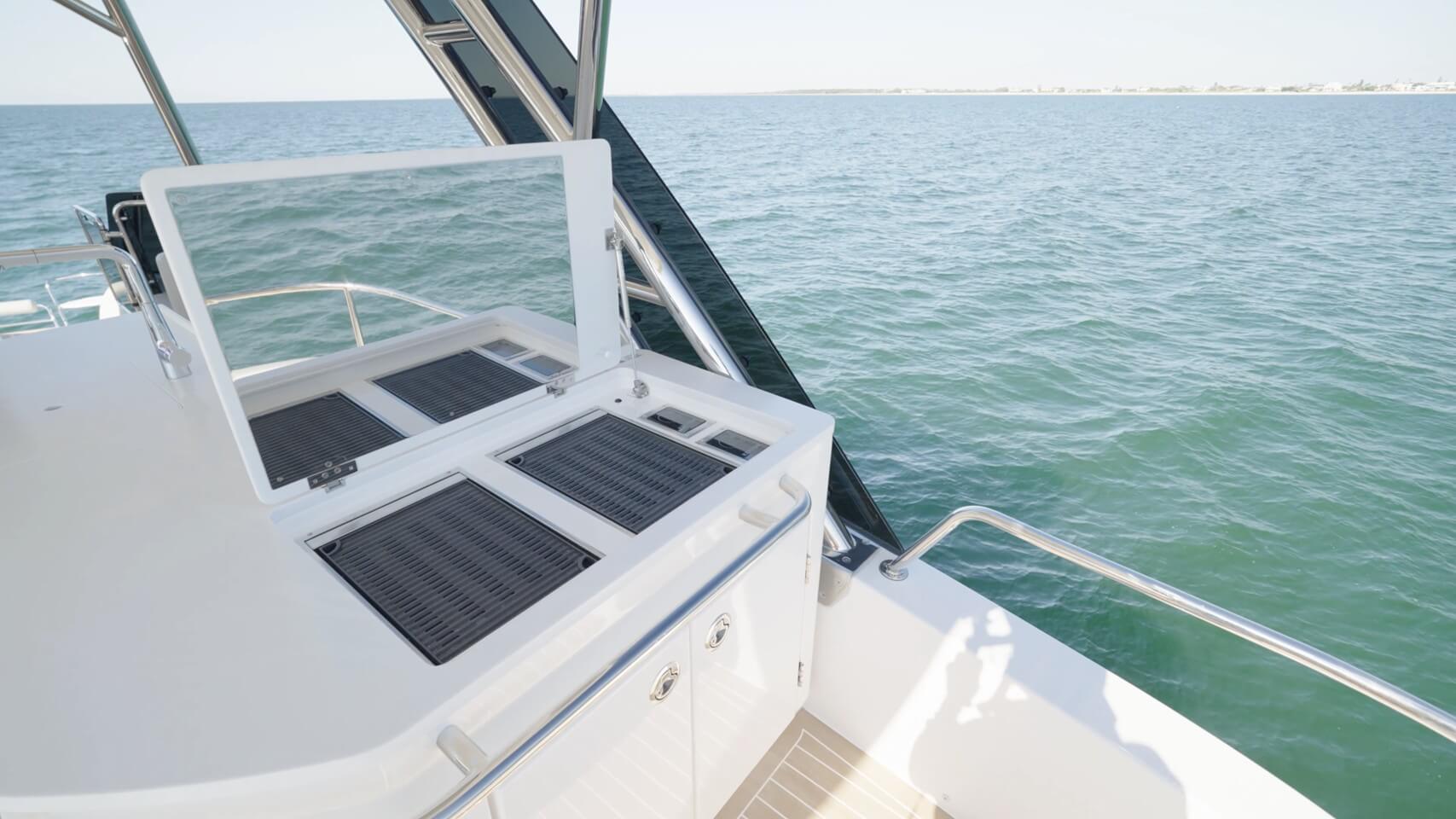 Aquila 46 Powercat bridge deck grill