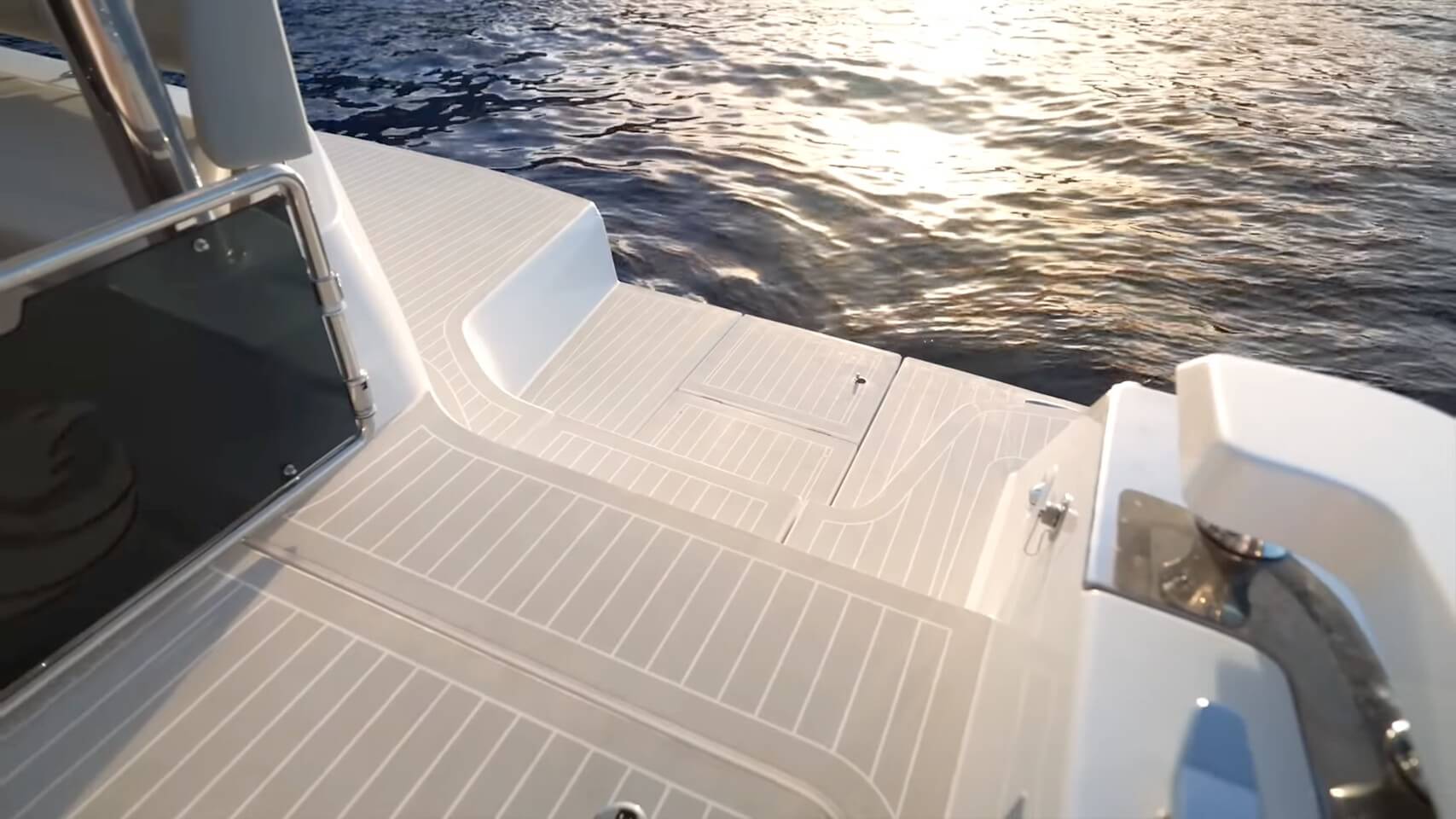 Aquila 46 Powercat gate to swim platform