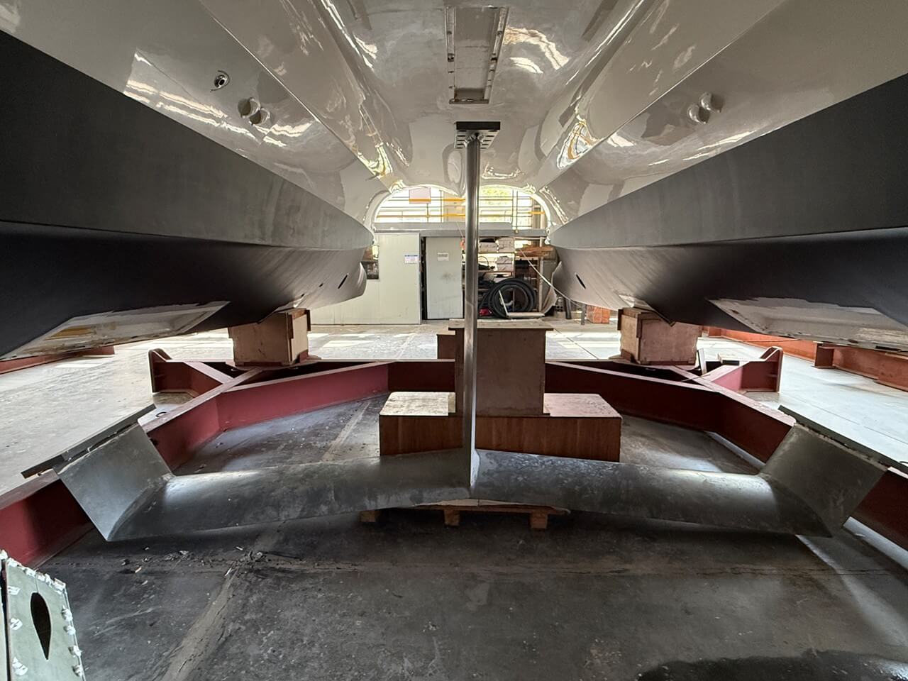 Aquila 46 Powercat optional foil system