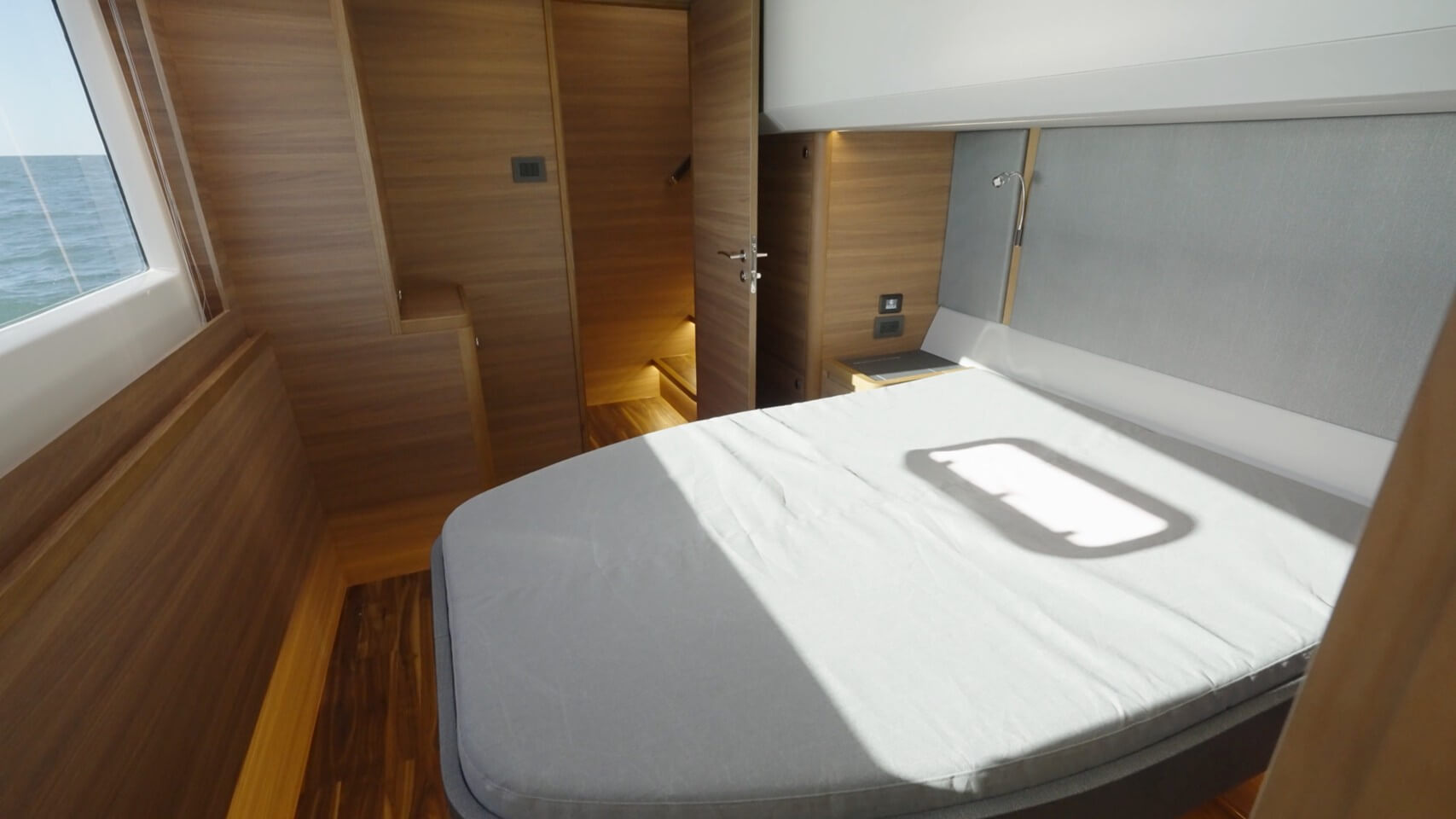 Aquila 46 Powercat port side cabin