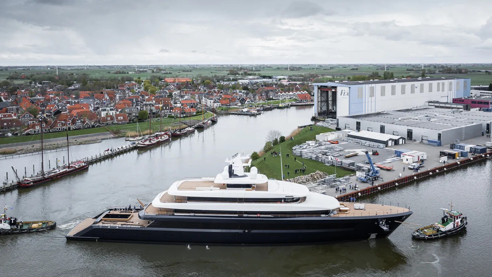 92m Feadship superyacht Drizzle