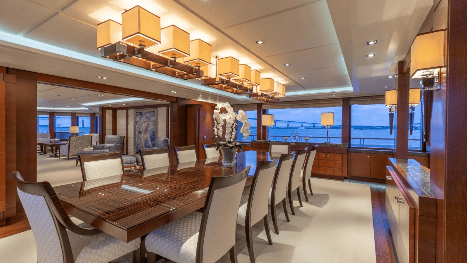 Superyacht - Bella Vita dining area
