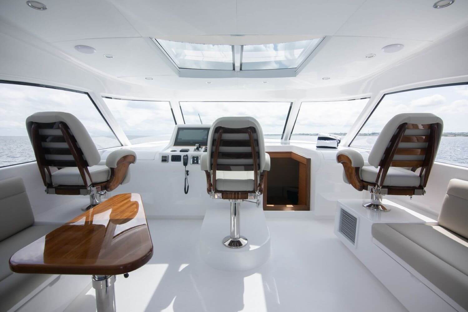 Bertram 50S helm area