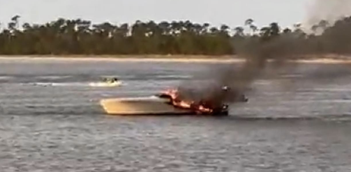 Accidents of the week, Boat Fire, Grounding, USCG, Drowinings, Rescue Efforts