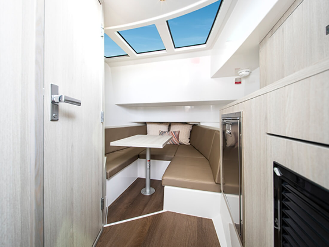 Cruisers 38 VTR EC forward cabin