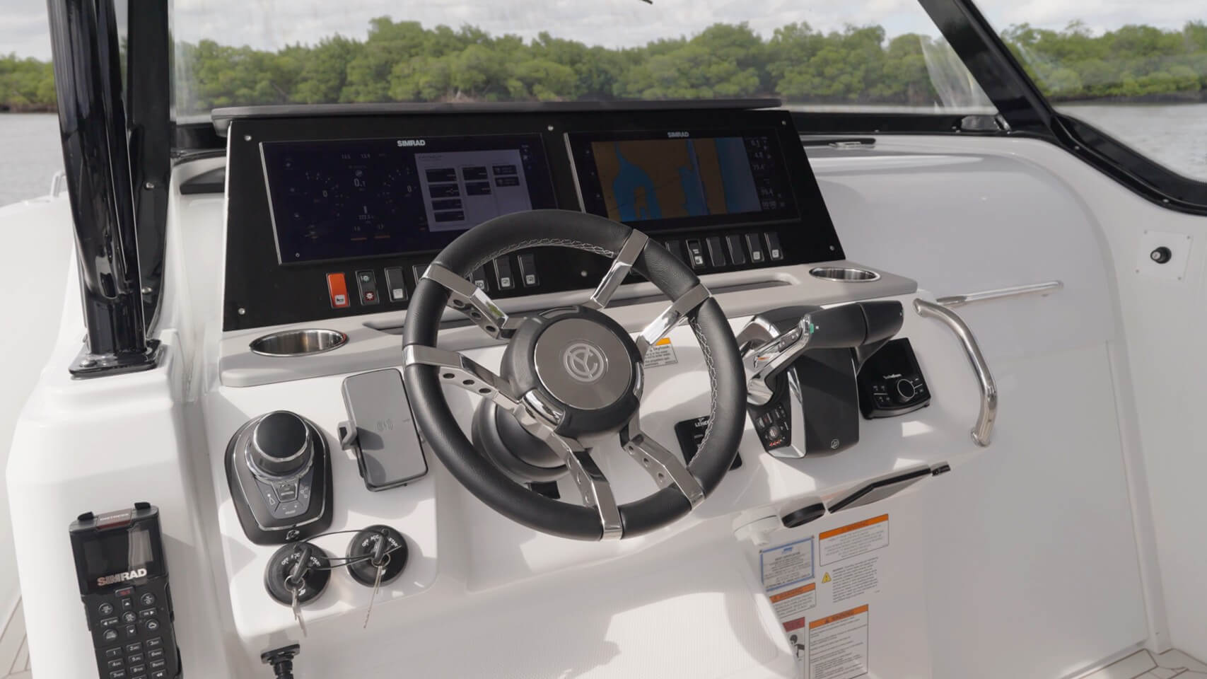 Cruisers 38 VTR helm console