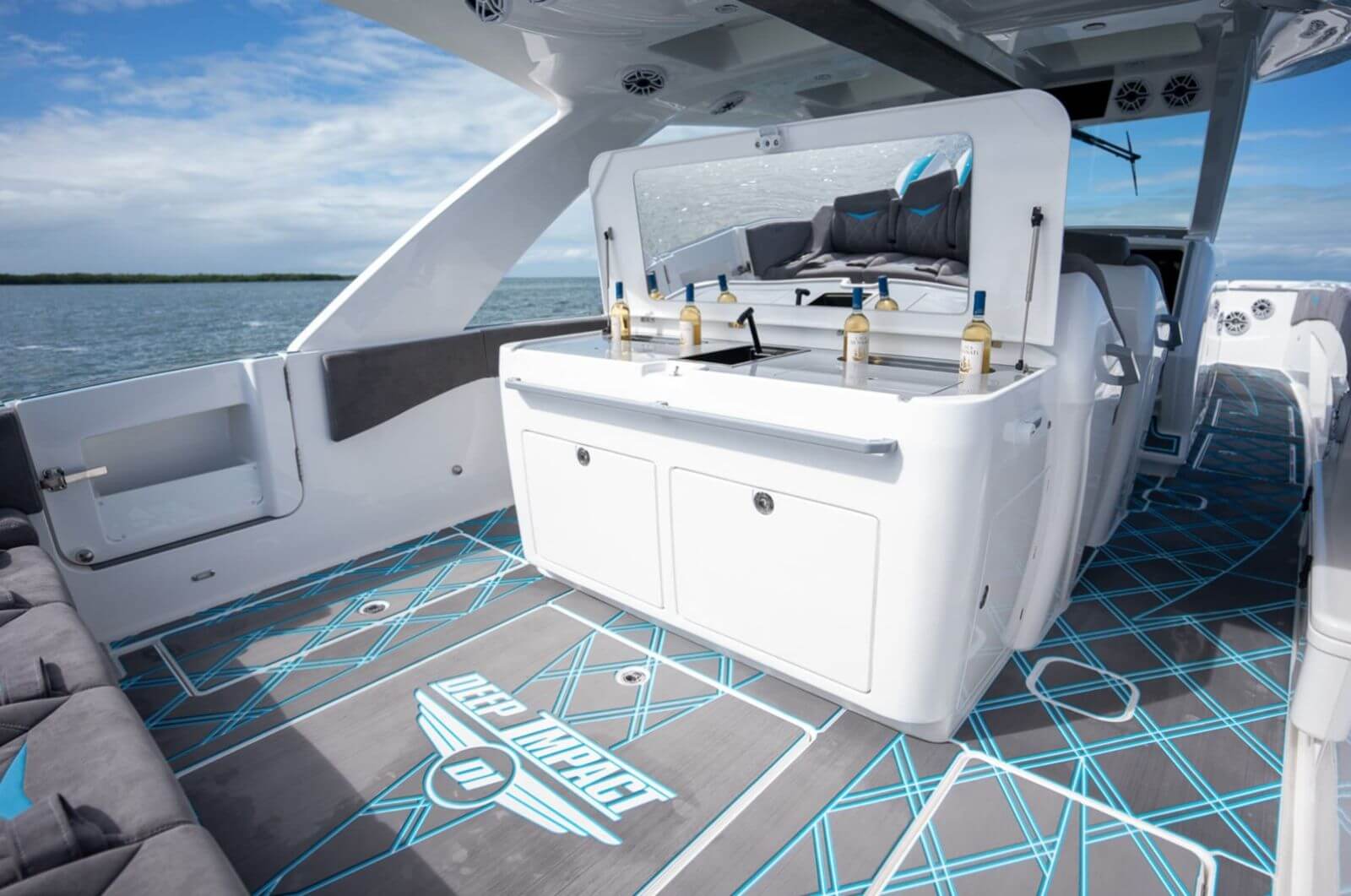 Deep Impact 499 Sport wet bar, grill and refrigerator