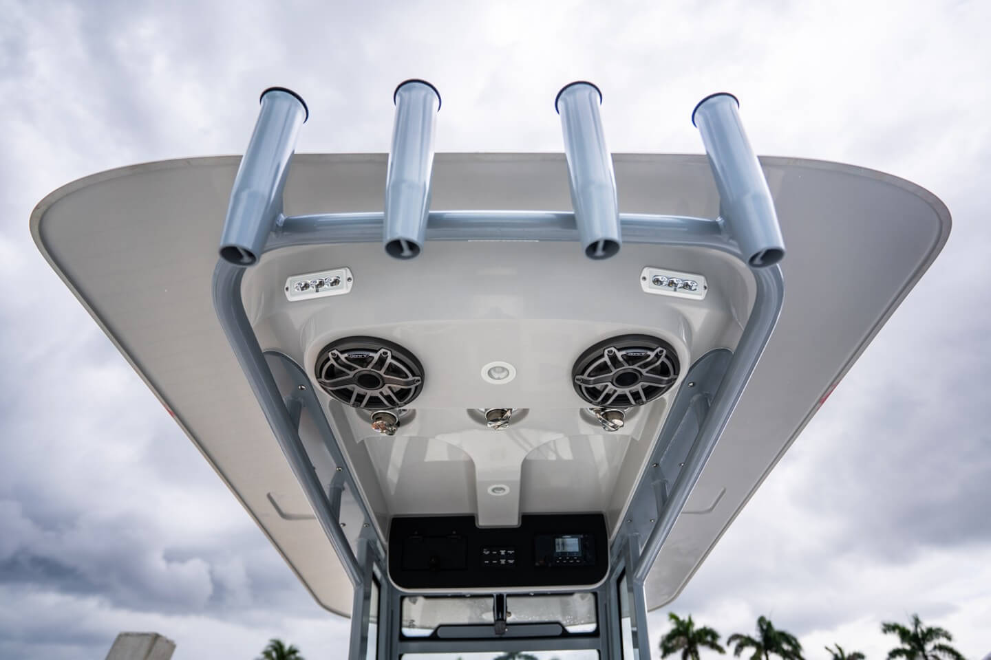 Edgewater 250 CC hardtop with two speakers and four rocket launchers