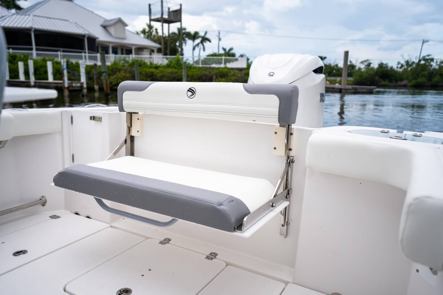 Edgewater 250 CC transom seat