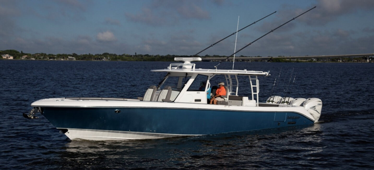 Everglades 435 on the water