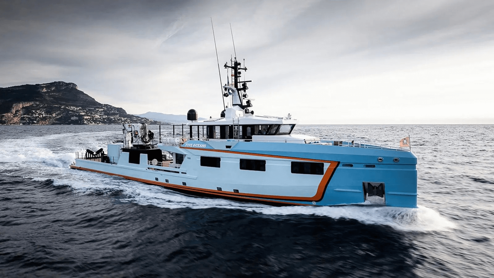 Superyacht - Five Oceans