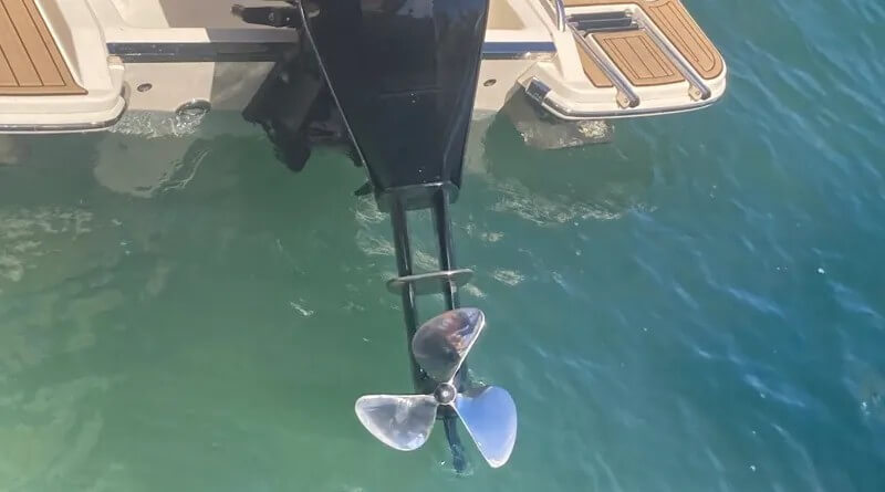 Flux Marine outboard and the electric Scout 215 XSF prop