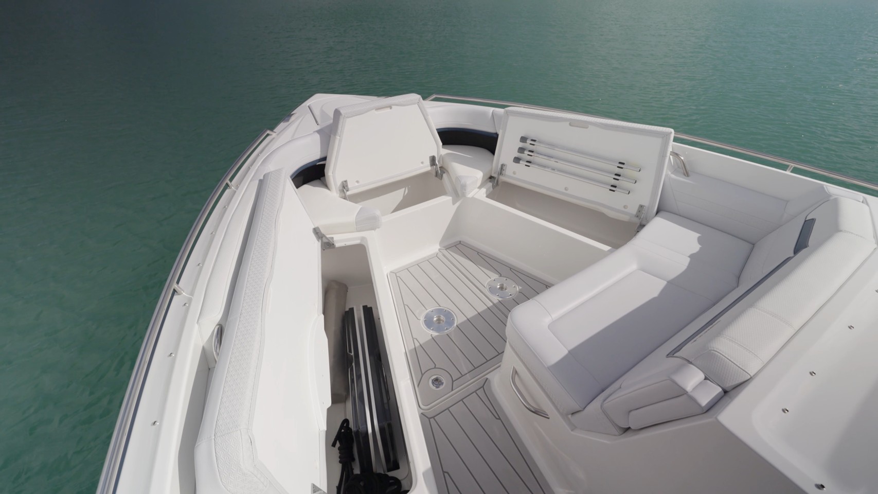 Formula 360 CBR OB seat cushion storage