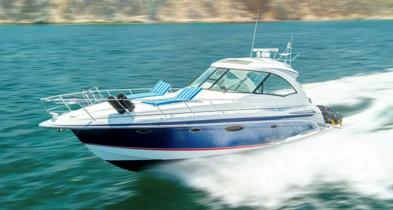 The Formula 45 Yacht was the model where Formula first introduced its coupe design in 2002.