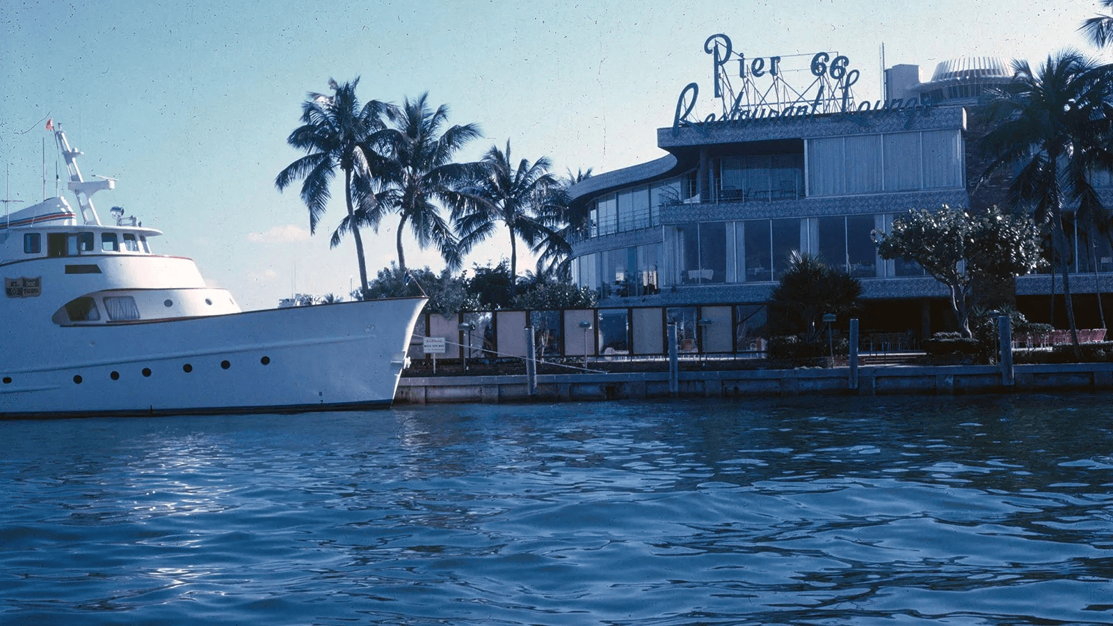 Ft. Lauderdale - Pier Sixty-Six Restaurant Lounge