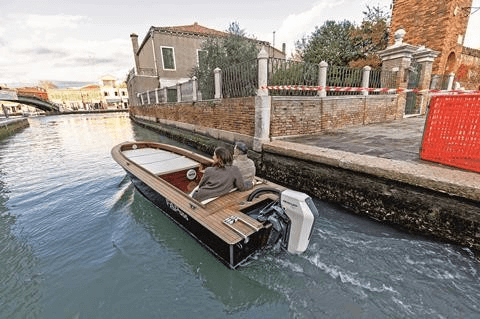 Small electric boat