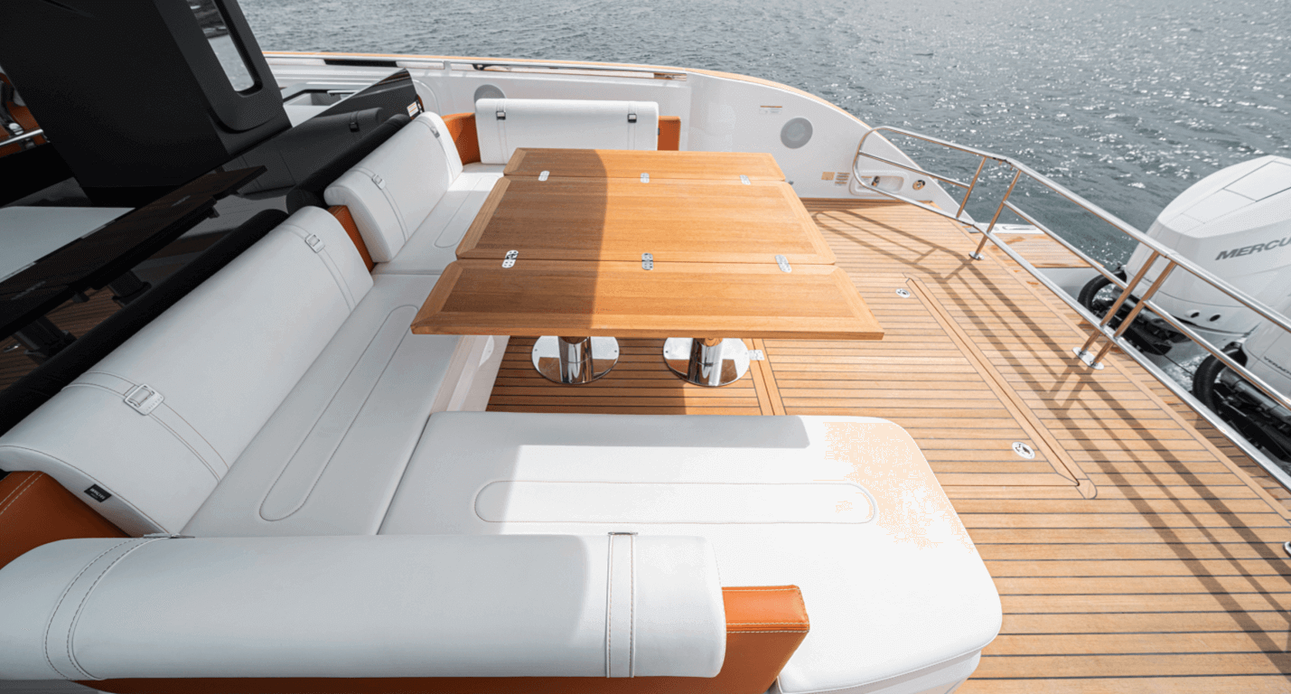 Invictus TT430S America U-shaped outdoor sofa facing the sea