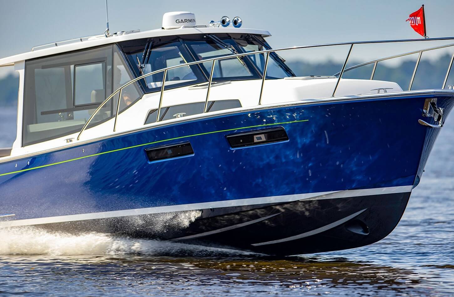 MJM 42 running, close up view of bow