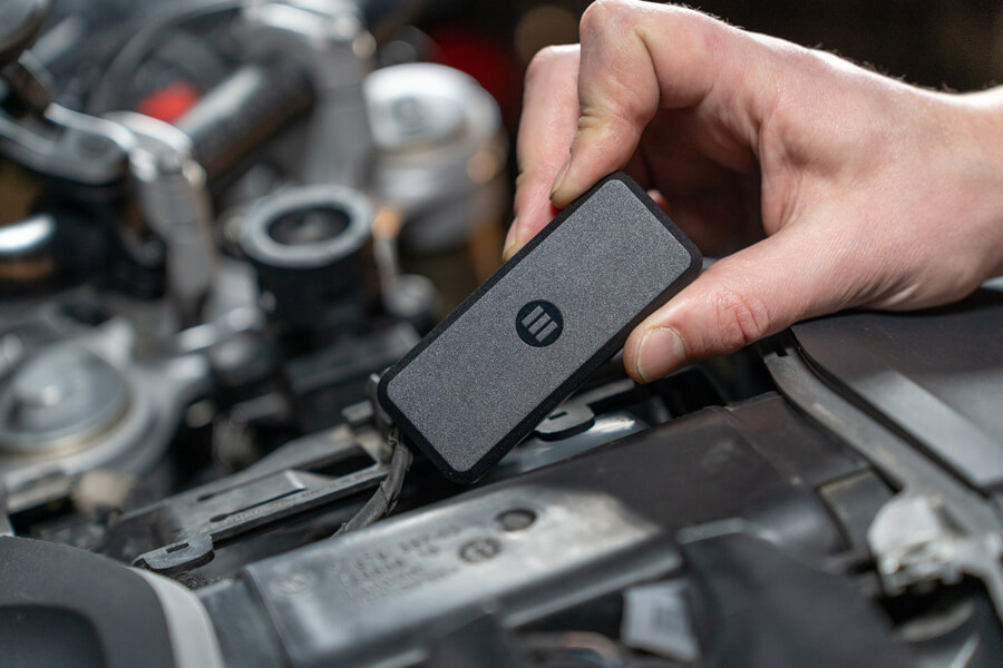 Monimoto 9 GPS tracking device