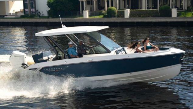 Monterey Elite 27 on the water