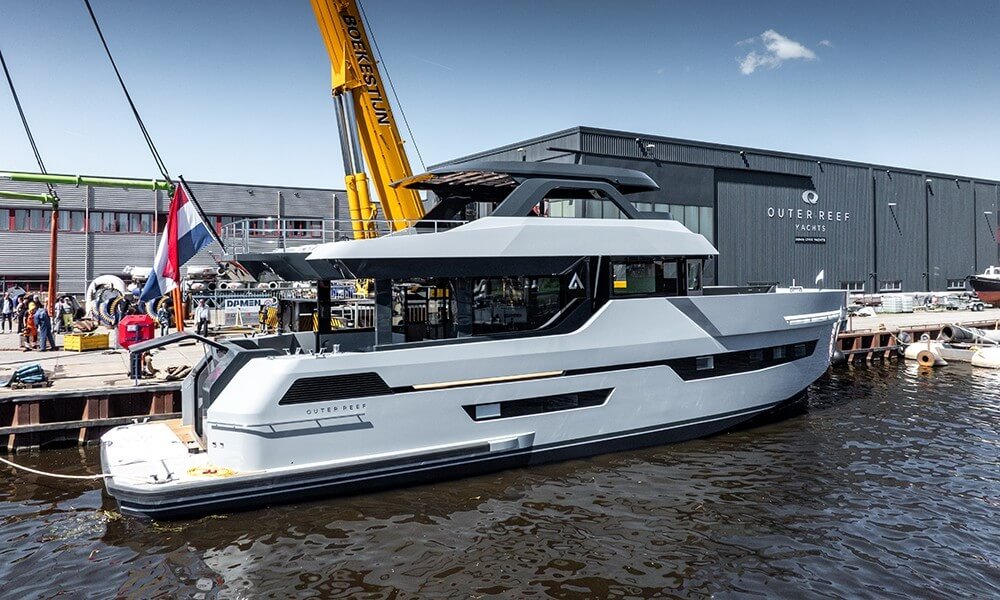 New Outer Reef explorer yacht 780 Adventure docked at Outer Reef facility