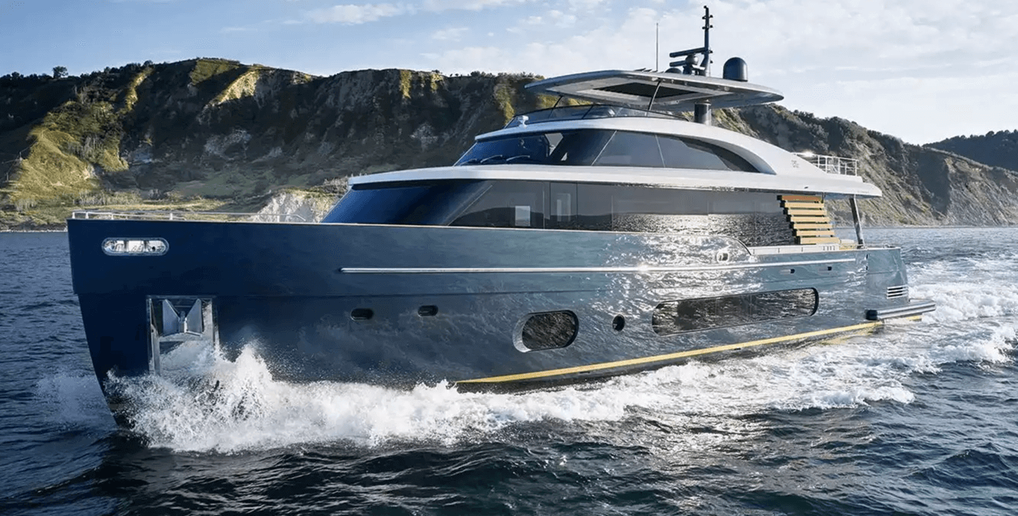 Azimut's 82' Magellano