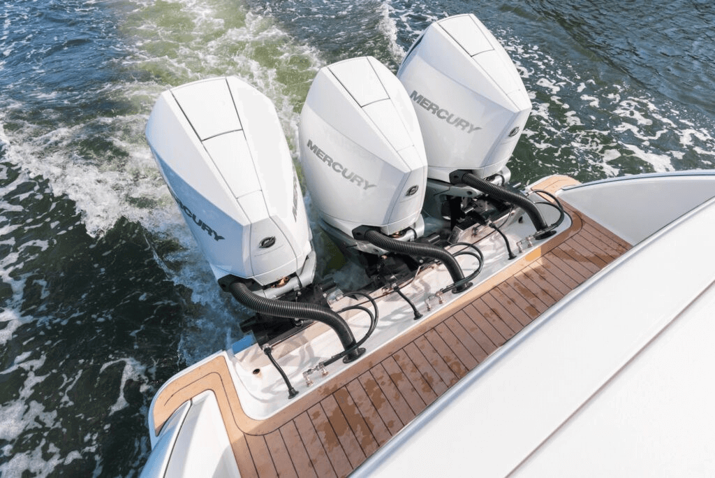 Phenom 37 3 x 400-hp V10 outboards