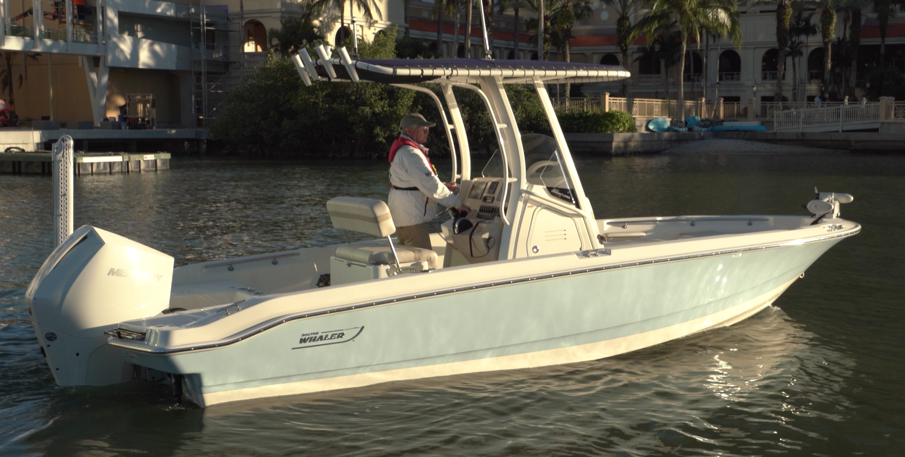 Cruisers Yachts 42 GLS (2021-) | BoatTEST