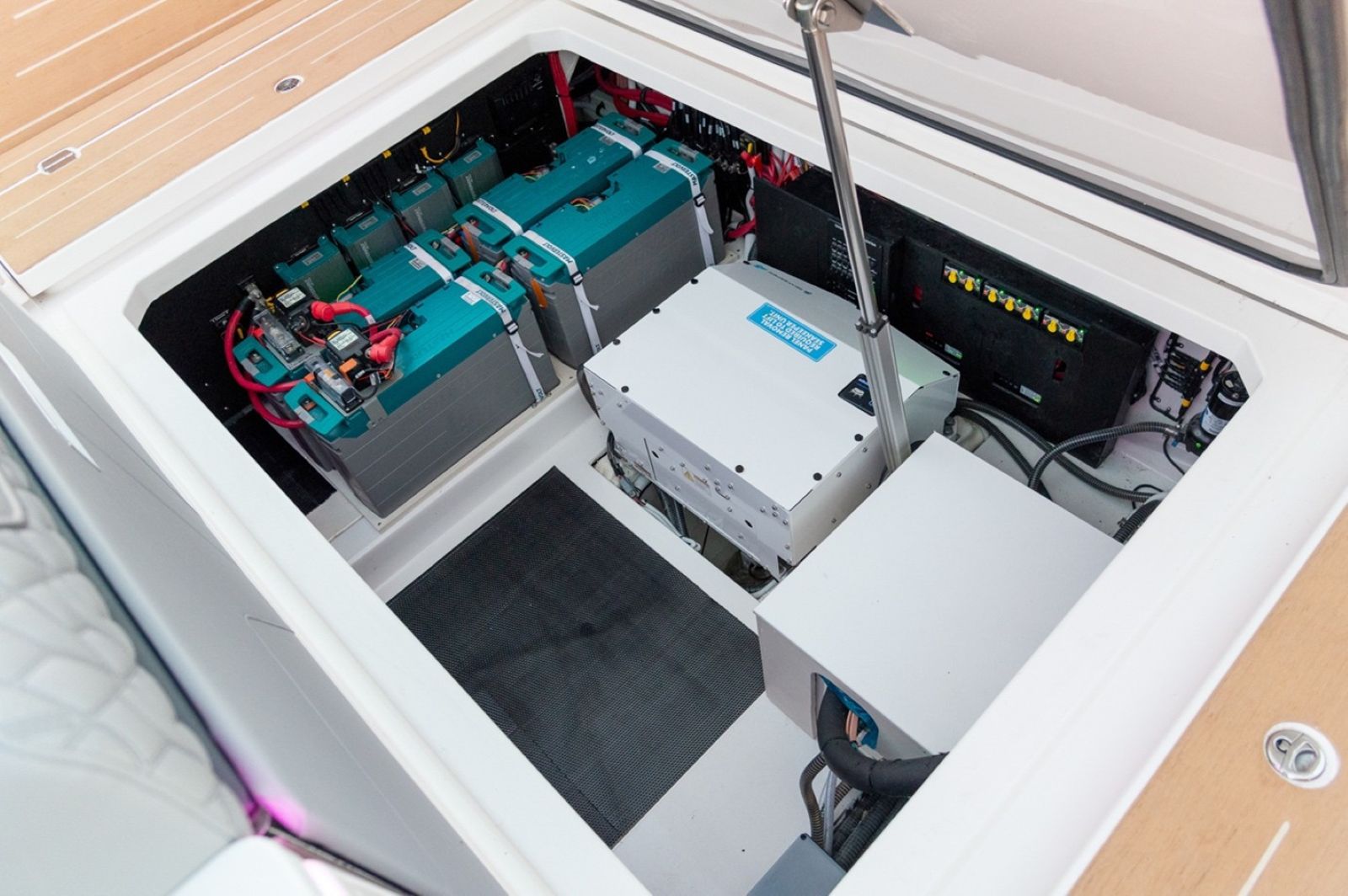 Regal LX43 electrically operated hatch