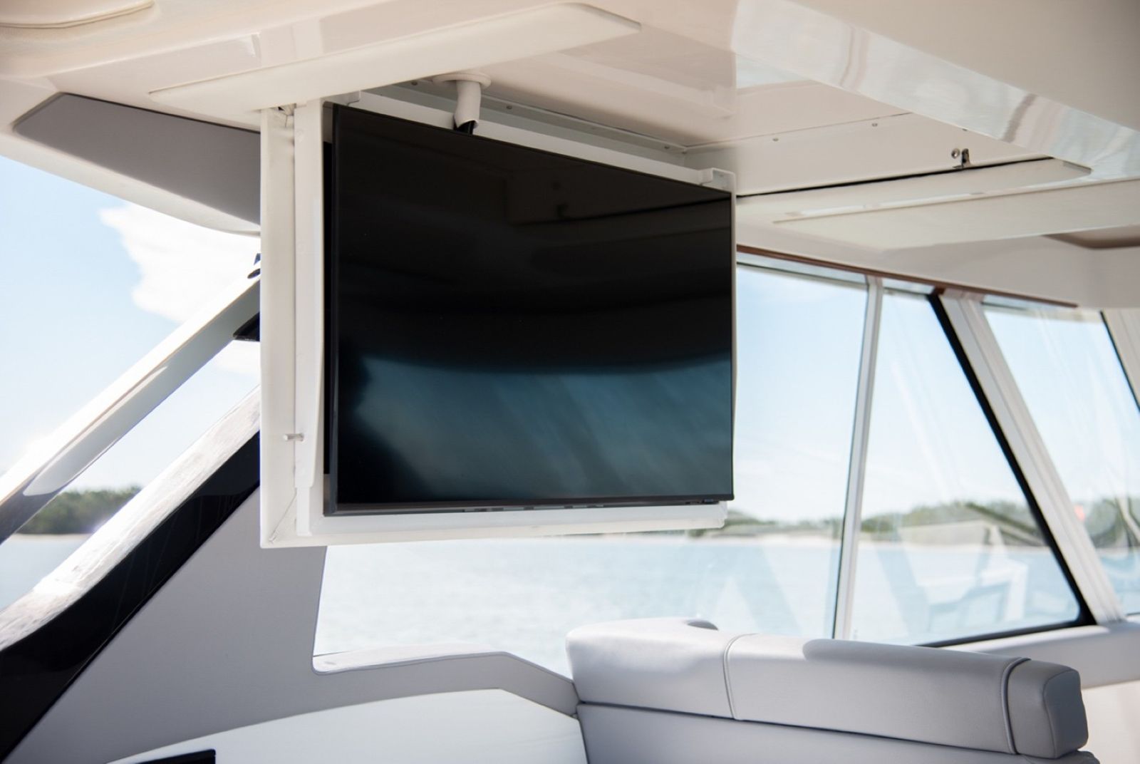 Regal LX43 large screen