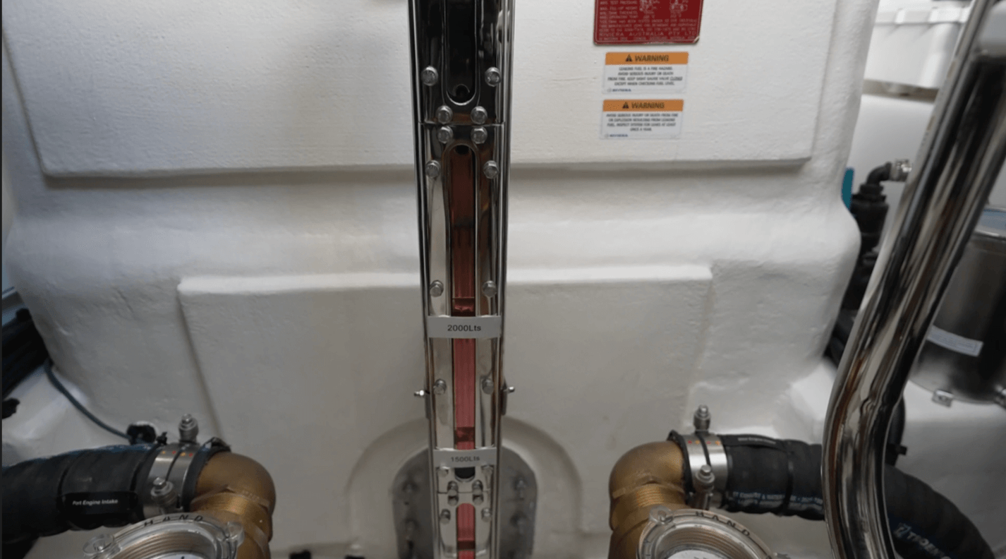 Stainless-steel sight glass to see the level of the 555 US gallon (2,100 L) tank