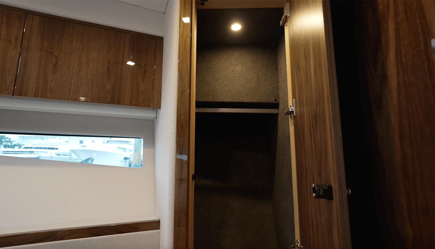 Forward VIP hanging locker