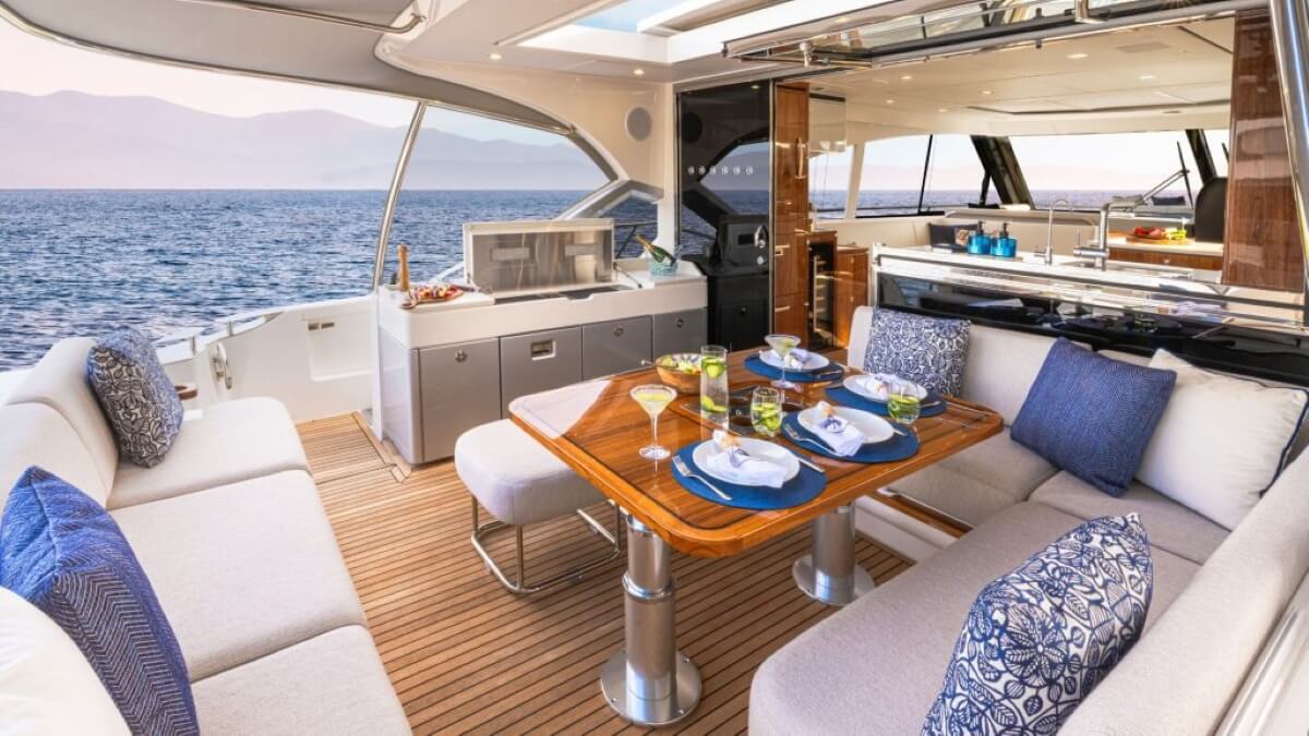Riviera 5600 Sport Yacht Platinum Edition aft deck