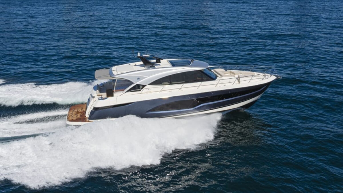 Riviera 5600 Sport Yacht Platinum Edition
